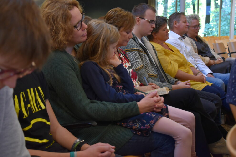 Bidden in de Kerk